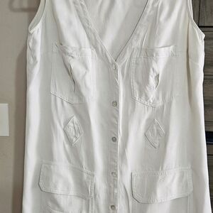 White Sleeveless Button-Up Vest
